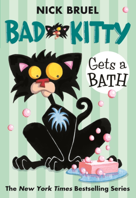Obrázok Bad Kitty Gets a Bath (paperback black-and-white edition)